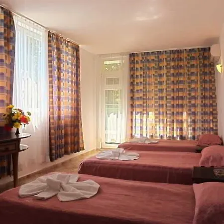 Hotel Varshava-2